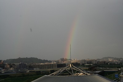 スタジアムから見えた虹
