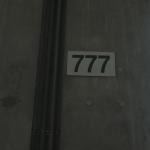 柱番号777
