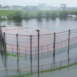 浸水した投てき練習場